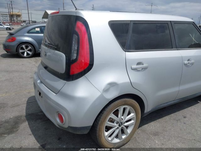 KNDJP3A55J7610187 KIA SOUL +