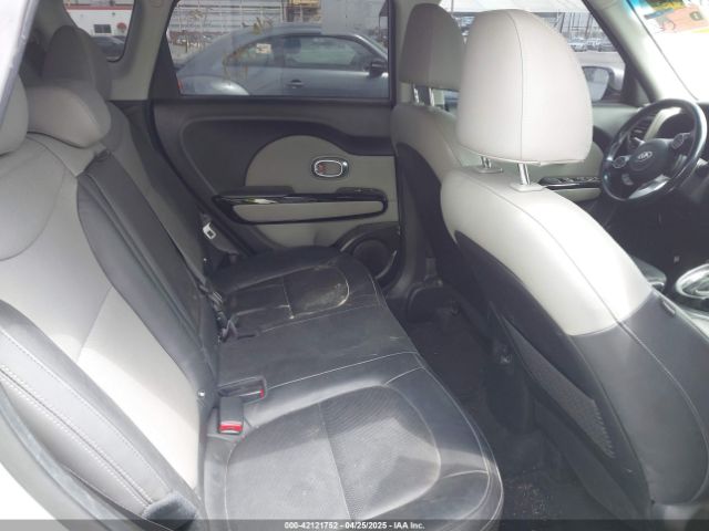 KNDJP3A55J7610187 KIA SOUL +
