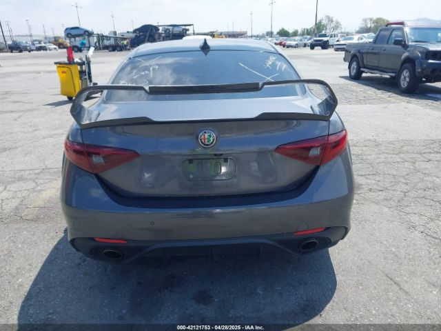 ZARFAECN2J7595119 Alfa Romeo Giulia Ti Sport Rwd