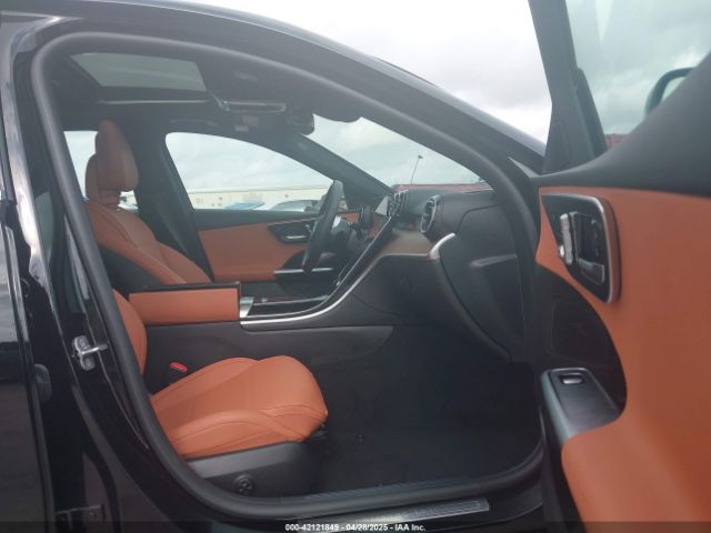 W1KAF4GB3RR235704 Mercedes-Benz C 300