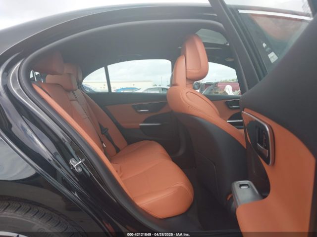 W1KAF4GB3RR235704 Mercedes-Benz C 300