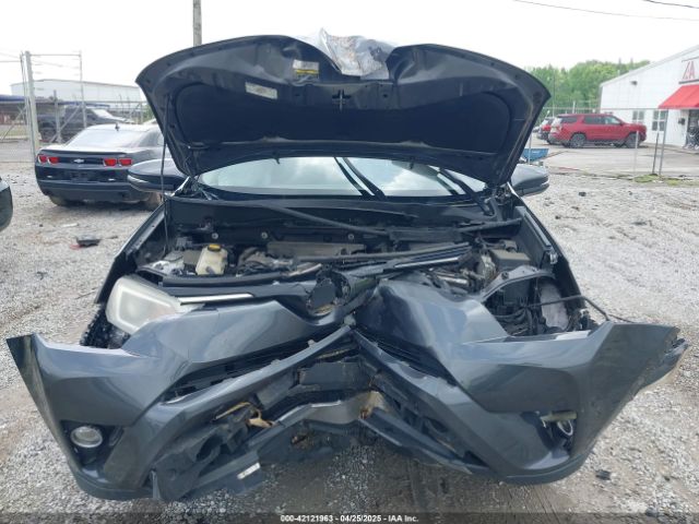 2T3WFREV8JW429188 Toyota Rav4 Xle
