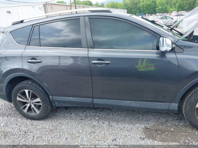 2T3WFREV8JW429188 Toyota Rav4 Xle