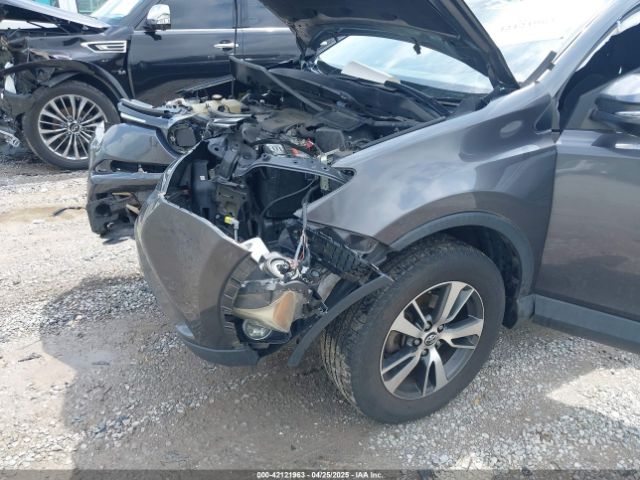 2T3WFREV8JW429188 Toyota Rav4 Xle