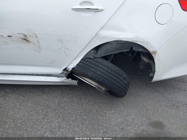 KNAGM4A79F5649438 KIA Optima Lx