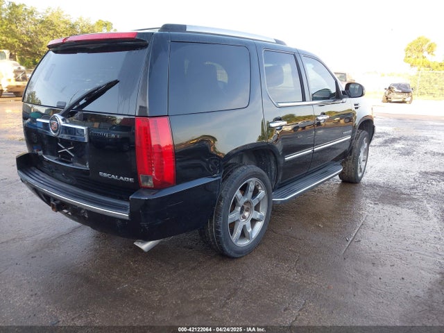 42122064 :رقم المزاد ، 1GYS3BEF0DR200347 vin ، 2013 Cadillac Escalade Luxury مزاد بيع