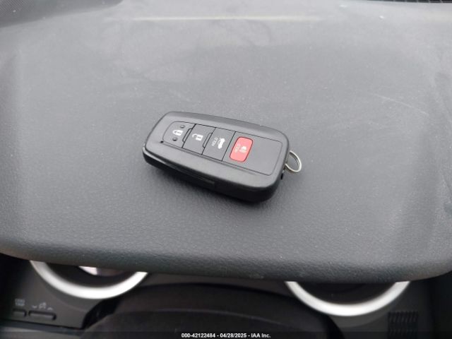 4T1C31AK1RU074409 Toyota Camry Hybrid Le