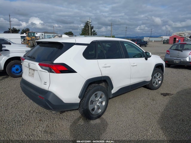 2T3G1RFVXNC275270 Toyota RAV4 LE