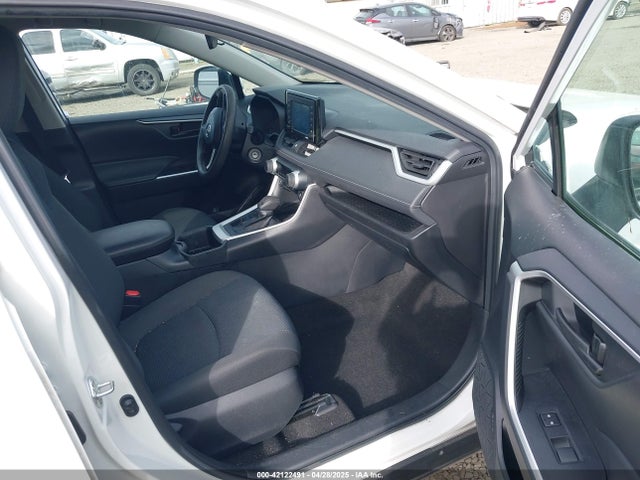 2T3G1RFVXNC275270 Toyota RAV4 LE