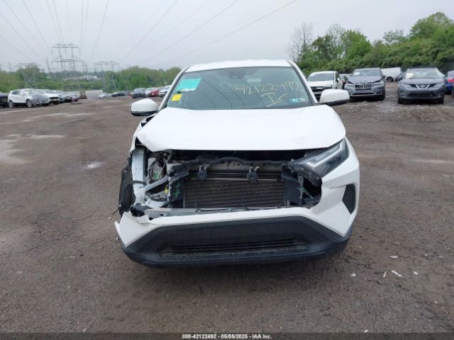 2T3G1RFV1PW343585 Toyota RAV4 LE