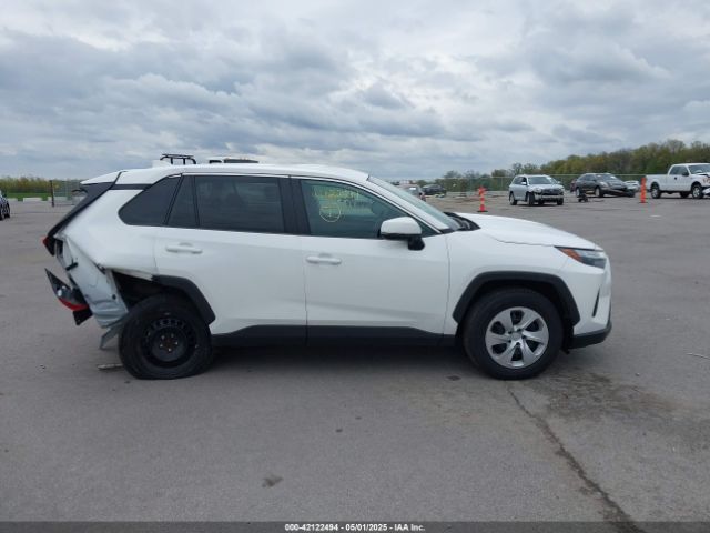 2T3G1RFV4RC403301 Toyota RAV4 LE