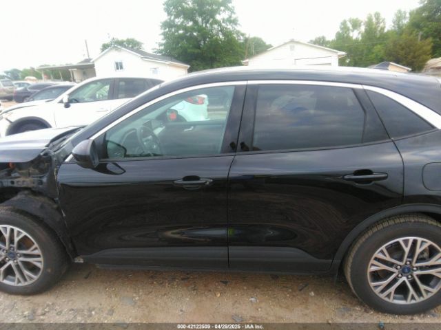 1FMCU0CZ5NUB47048 Ford Escape Sel Hybrid