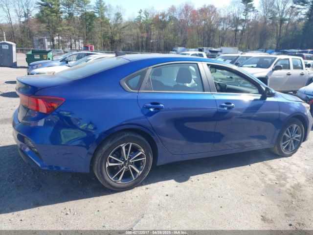 3KPF24AD8NE499626 KIA Forte Lxs