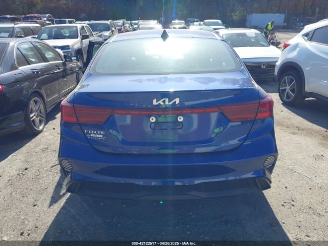 3KPF24AD8NE499626 KIA Forte Lxs