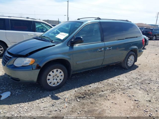 2005 CHRYSLER TOWN & COUNTRY 2C4GP44R75R267644 Photo 1
