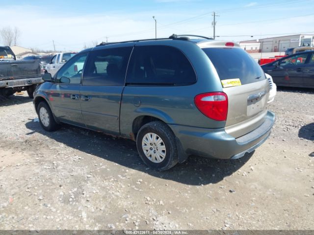 2005 CHRYSLER TOWN & COUNTRY 2C4GP44R75R267644 Photo 2