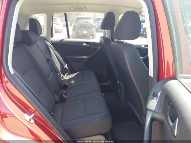 WVGBV7AX7FW056002 Volkswagen TIGUAN S