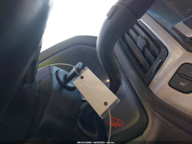 1GT12TEG8HF155491 GMC Sierra 2500hd Slt