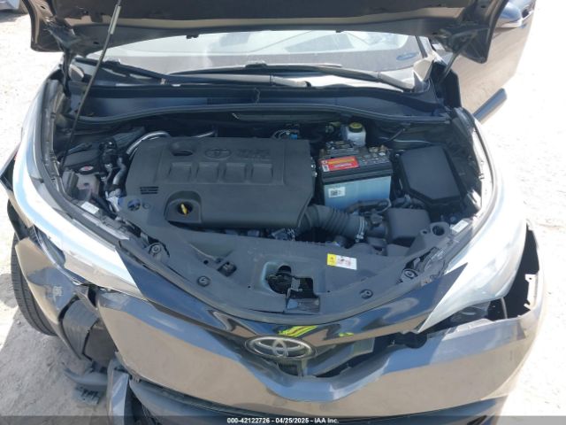 NMTKHMBX4LR111797 Toyota C-HR LE