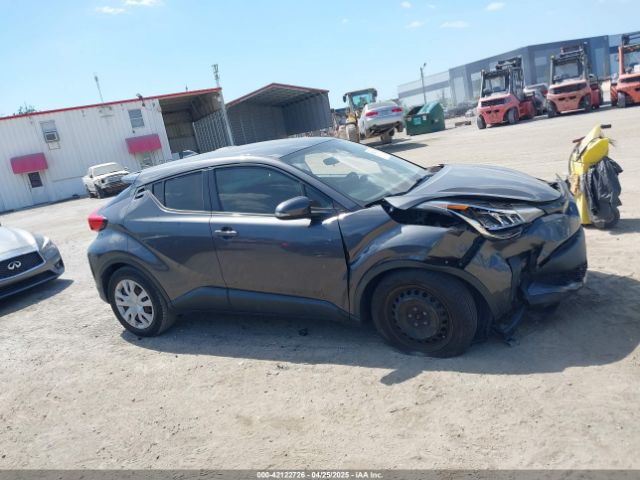 NMTKHMBX4LR111797 Toyota C-HR LE