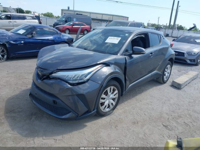 NMTKHMBX4LR111797 Toyota C-HR LE