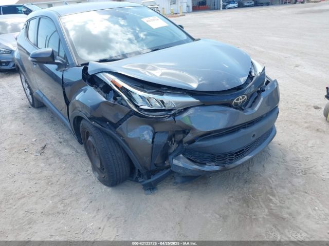 NMTKHMBX4LR111797 Toyota C-HR LE
