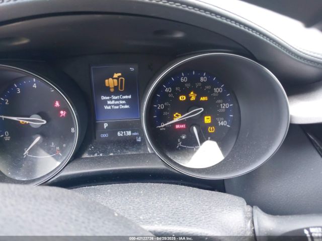 NMTKHMBX4LR111797 Toyota C-HR LE