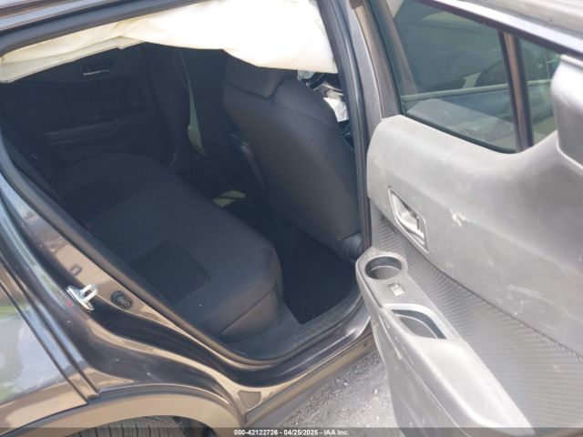 NMTKHMBX4LR111797 Toyota C-HR LE