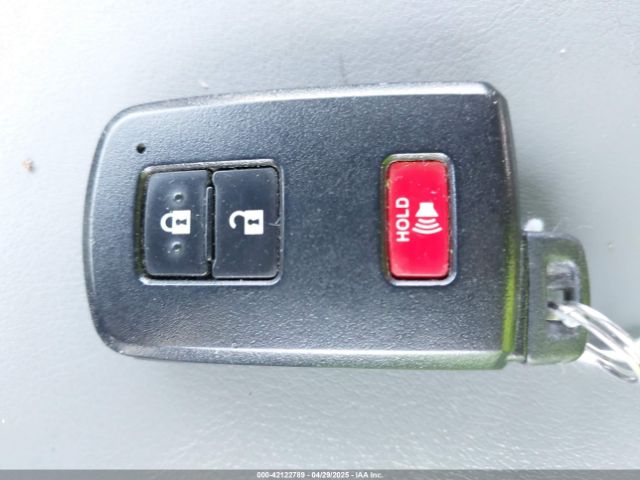 5TFBY5F13MX044120 Toyota Tundra Limited