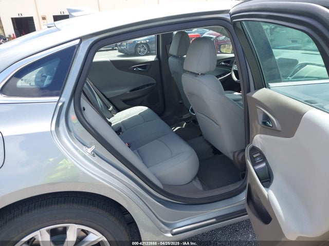 1G1ZD5ST5SF154700 Chevrolet Malibu Fwd 1lt
