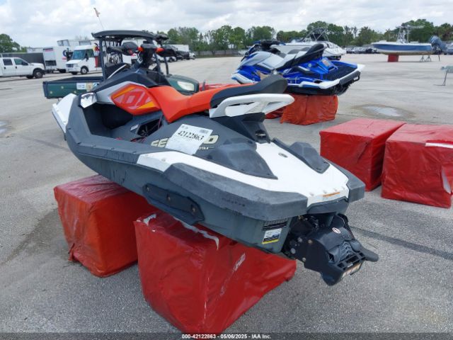 2017 SEADOO SEADOO YDV65759L617 Photo 2