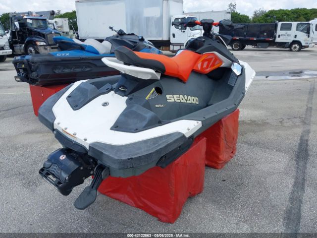 2017 SEADOO SEADOO YDV65759L617 Photo 3