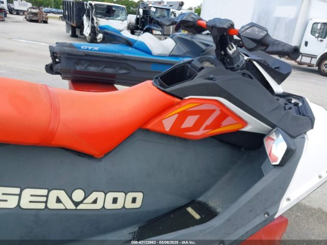 2017 SEADOO SEADOO YDV65759L617 Photo 4