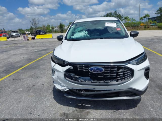 1FMCU0GN4SUA57229 Ford Escape Active