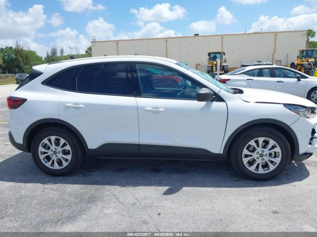 1FMCU0GN4SUA57229 Ford Escape Active