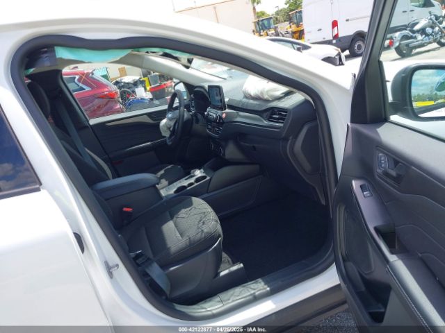 1FMCU0GN4SUA57229 Ford Escape Active