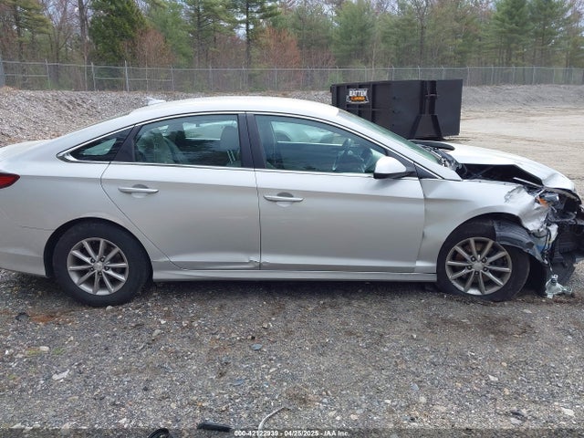 Hyundai SONATA SE 2019 5NPE24AF2KH781314 Image 14