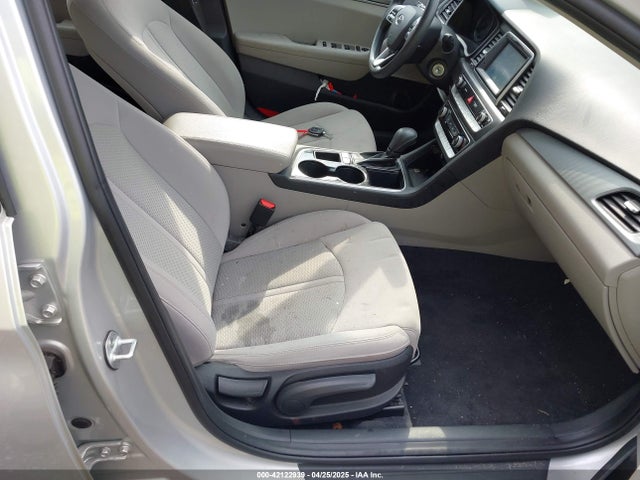 Hyundai SONATA SE 2019 5NPE24AF2KH781314 Image 5