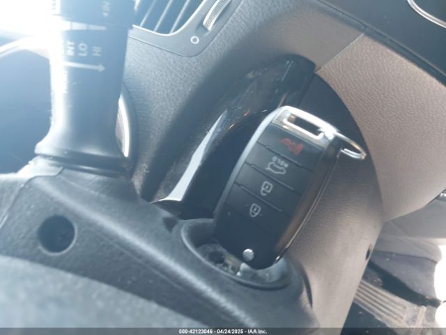 5XYKT3A63EG522370 KIA SORENTO LX