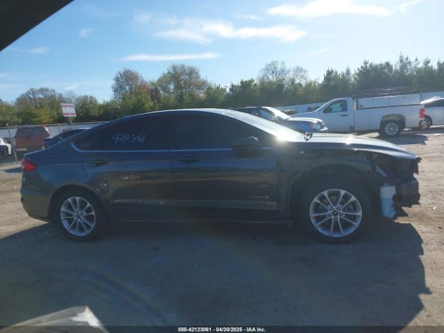 3FA6P0LU6KR264045 Ford Fusion Hybrid Se