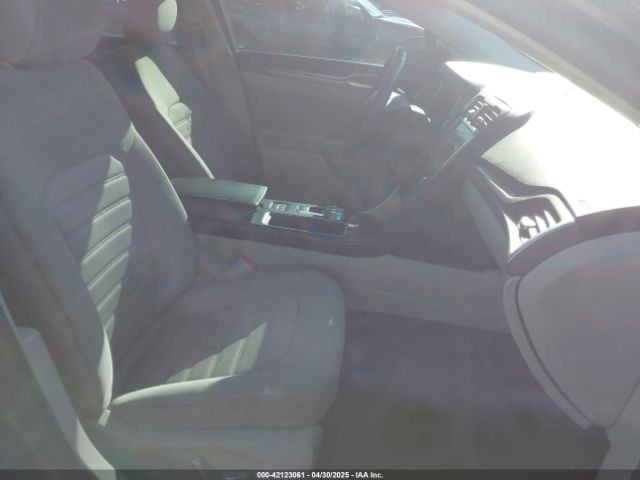 3FA6P0LU6KR264045 Ford Fusion Hybrid Se