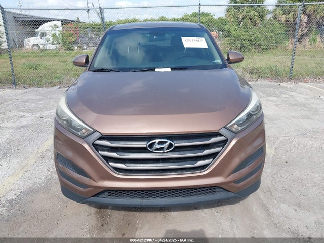 KM8J23A4XGU180300 Hyundai TUCSON SE