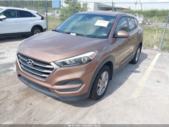 KM8J23A4XGU180300 Hyundai TUCSON SE
