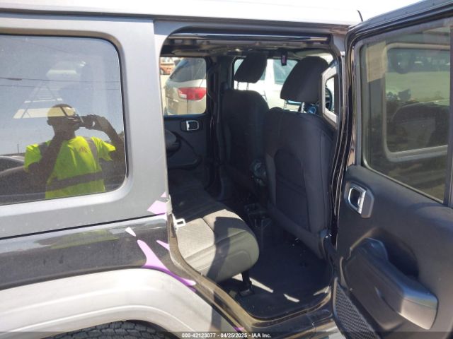 1C4HJXDN3KW668597 Jeep Wrangler Unlimited Sport S 4x4