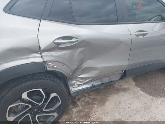 KL77LJE28RC013447 Chevrolet Trax Fwd 2rs