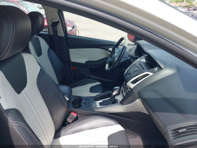 1FADP3K25EL251024 Ford FOCUS SE