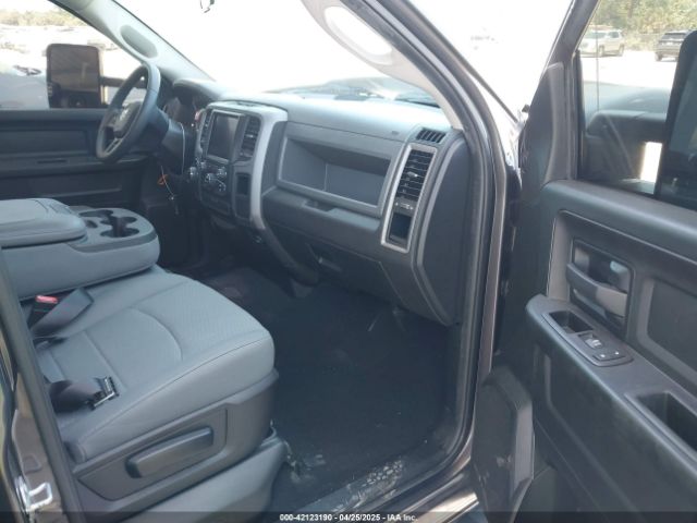 1C6RR6KT3JS305402 RAM 1500 Express  4x2 5'7 Box