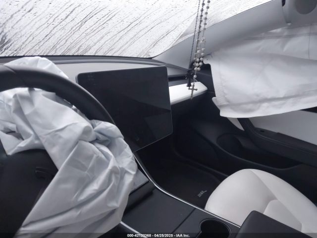 5YJ3E1EB8JF086174 Tesla Model 3 Long Range/performance