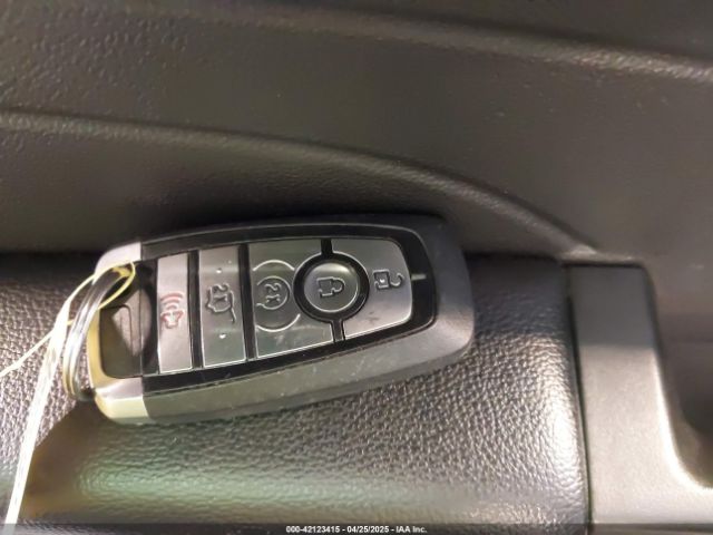1FMCU9H67MUA33859 Ford ESCAPE SEL