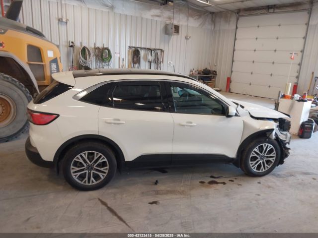 1FMCU9H67MUA33859 Ford ESCAPE SEL